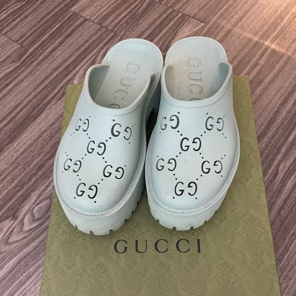 AUTHENTIC GUCCI WOMEN'S PLATFORM PERFORATED G SANDAL - Sz39/US 9